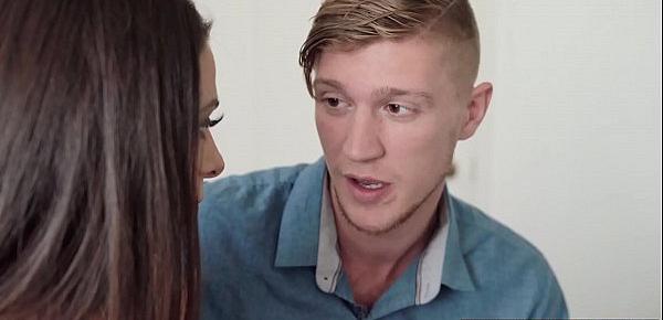  "Let Her See You Naked, She&039;ll Remember That Dick" 3 Steps To Fuck Step Mom
